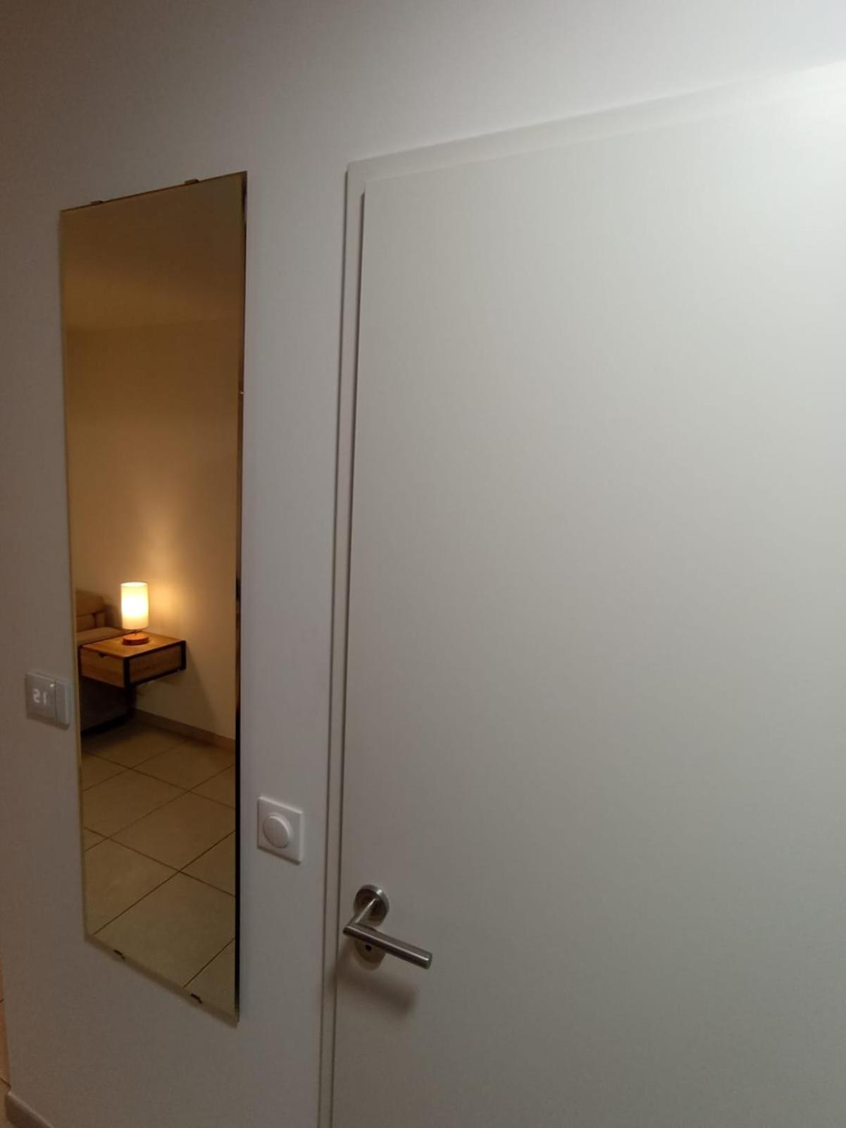 Studio Avec Parking Prive, Piscine Plage 300M Antibes Luaran gambar