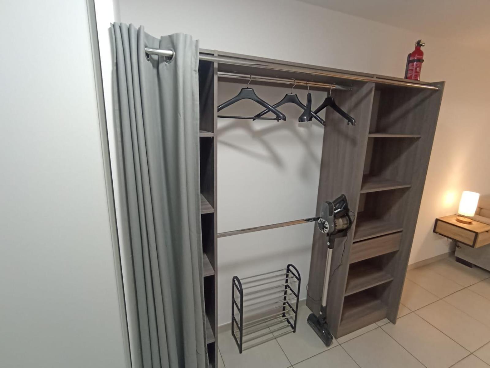 Studio Avec Parking Prive, Piscine Plage 300M Antibes Luaran gambar