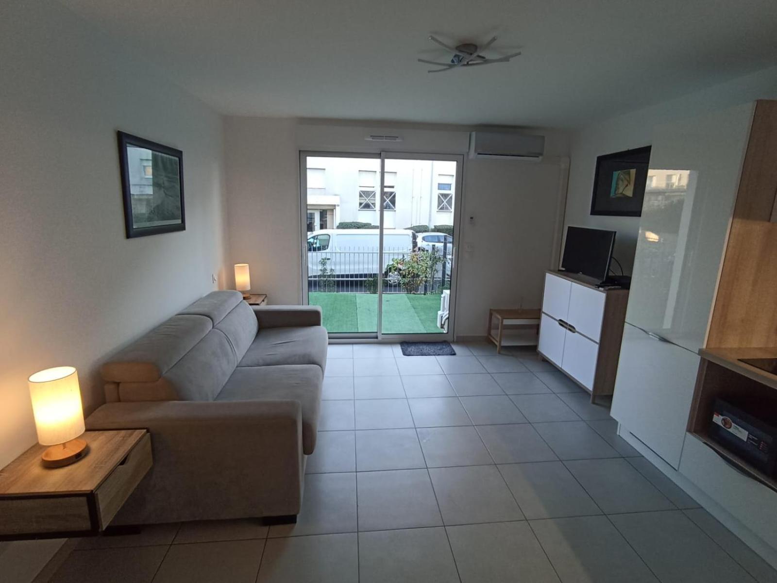 Studio Avec Parking Prive, Piscine Plage 300M Antibes Luaran gambar