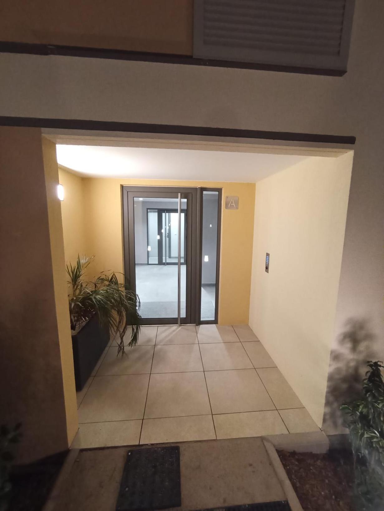 Studio Avec Parking Prive, Piscine Plage 300M Antibes Luaran gambar