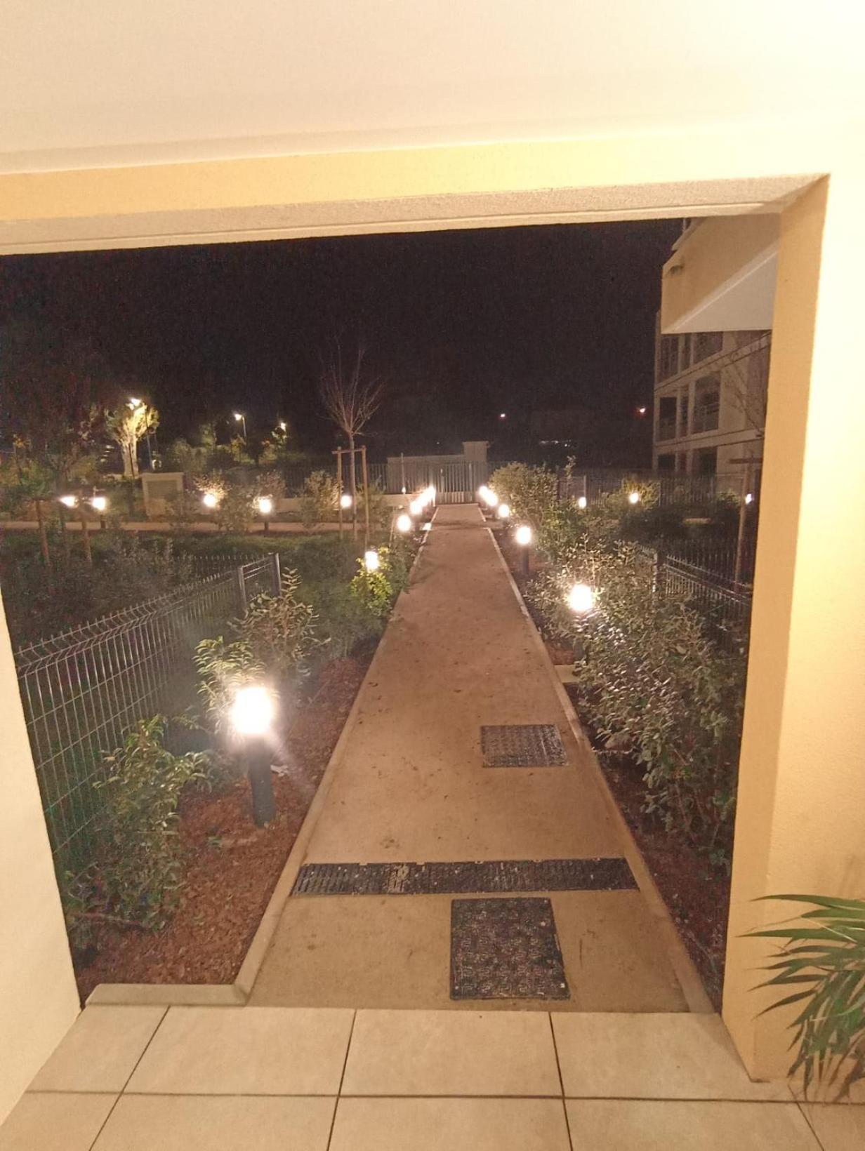 Studio Avec Parking Prive, Piscine Plage 300M Antibes Luaran gambar